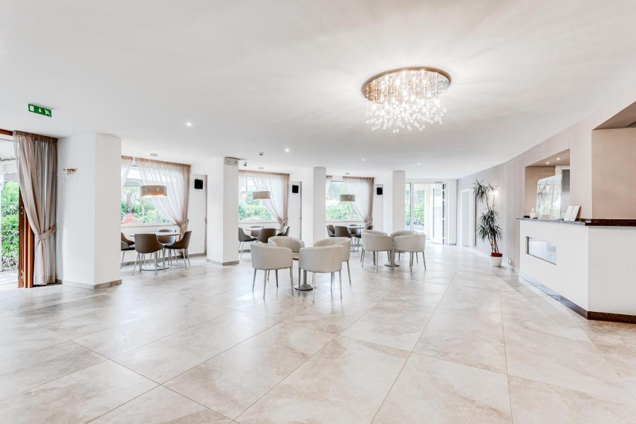 Hotel Schiller Червия Экстерьер фото