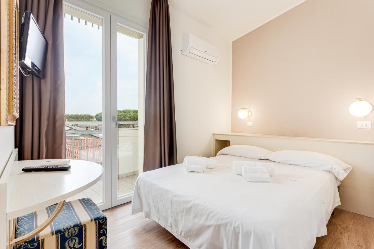 Hotel Schiller Червия Экстерьер фото