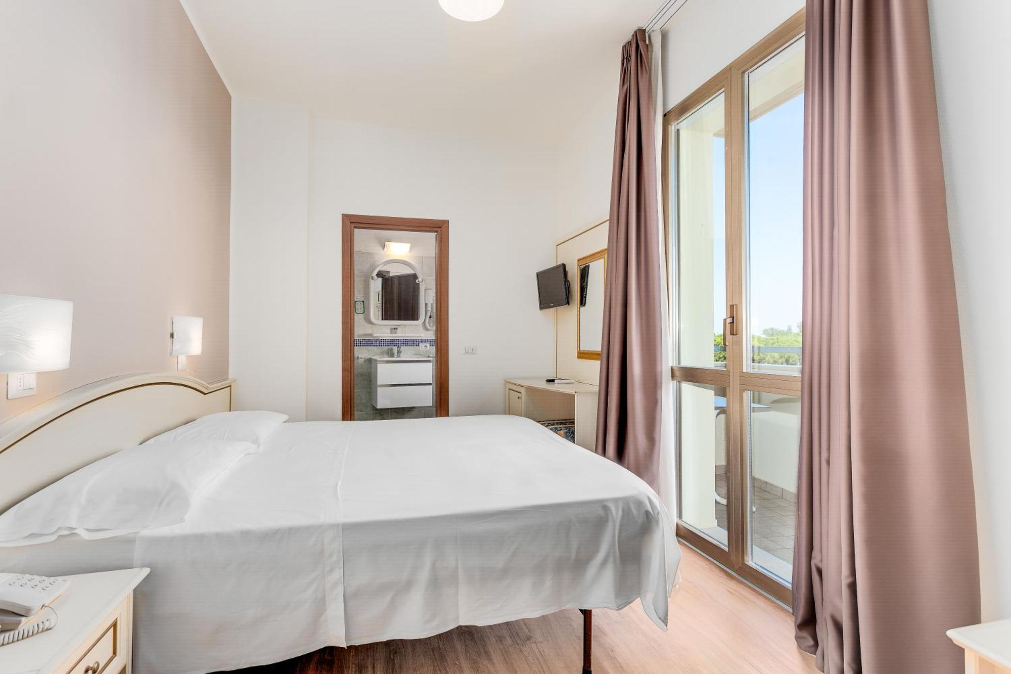 Hotel Schiller Червия Экстерьер фото