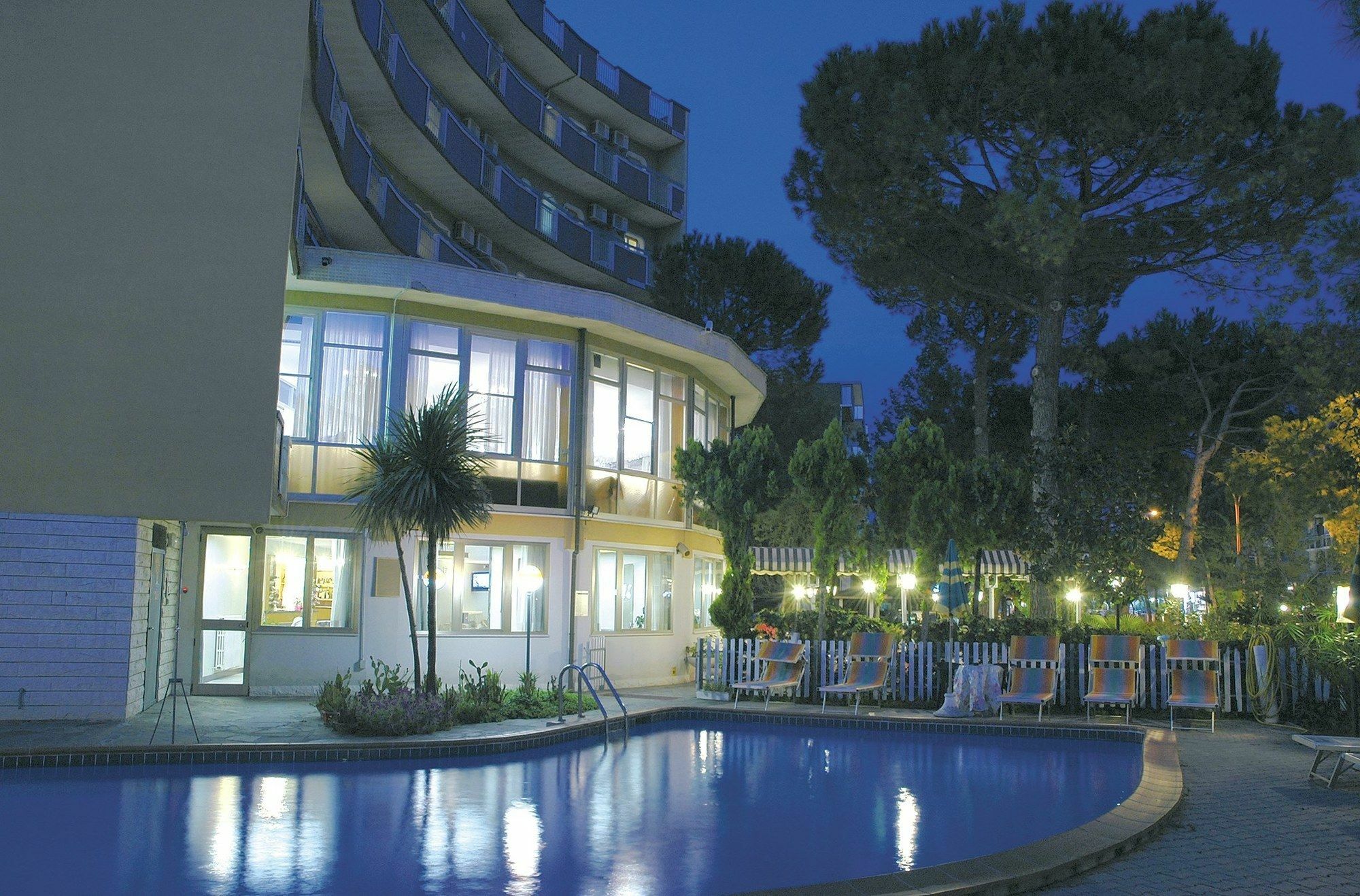 Hotel Schiller Червия Экстерьер фото
